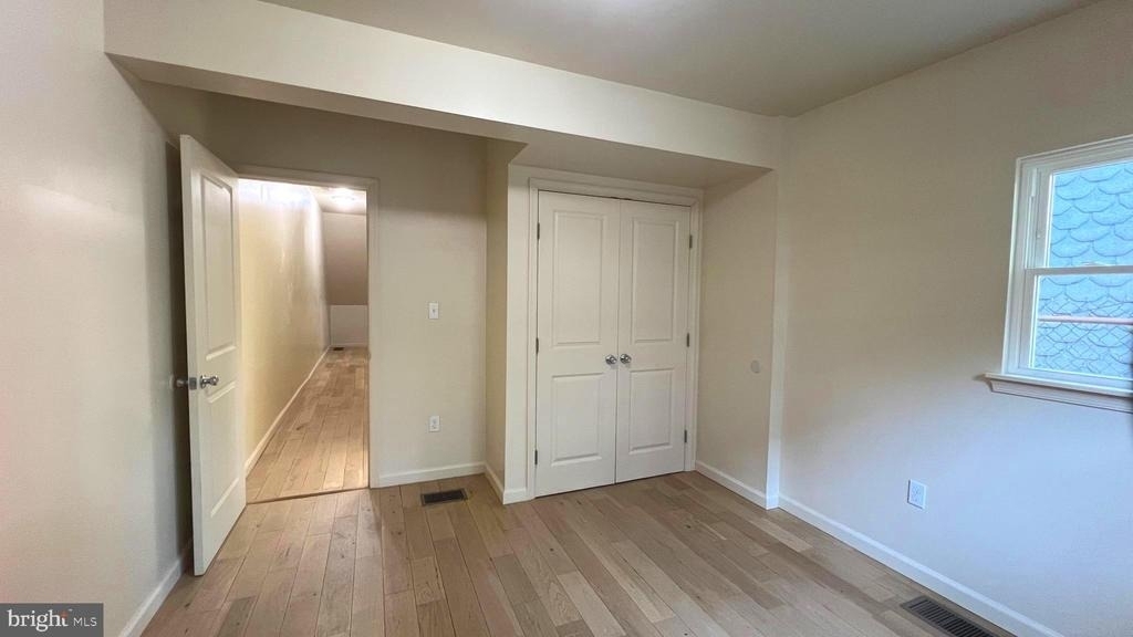 1219 W Silver Street - Photo 9