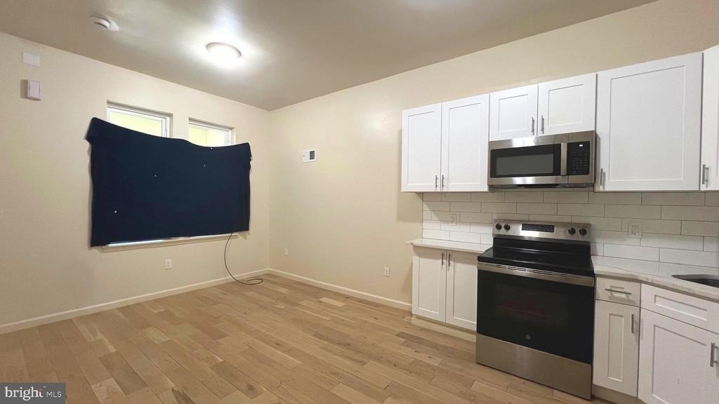 1219 W Silver Street - Photo 2
