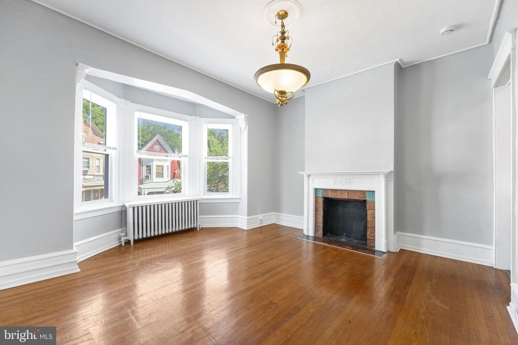 246 W Abbottsford Avenue - Photo 0