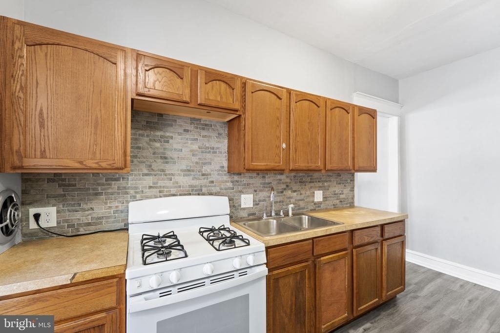 246 W Abbottsford Avenue - Photo 10