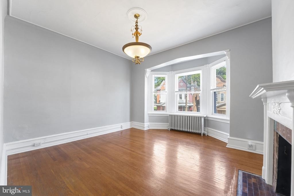 246 W Abbottsford Avenue - Photo 2