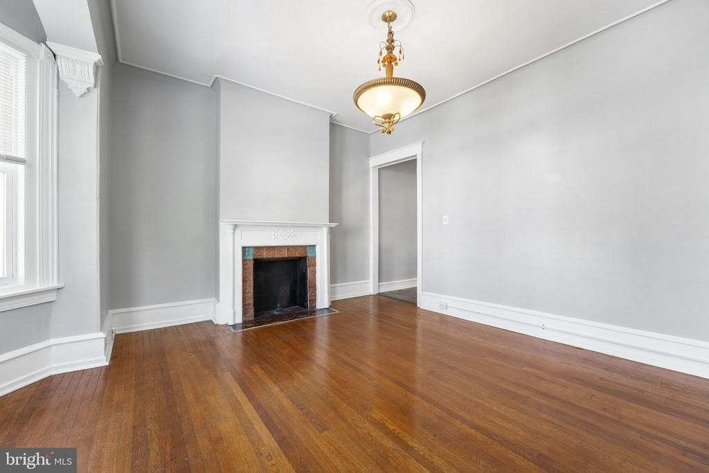 246 W Abbottsford Avenue - Photo 3