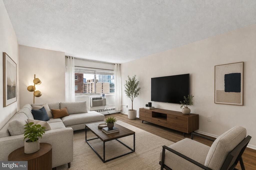 2101 Chestnut Street - Photo 0