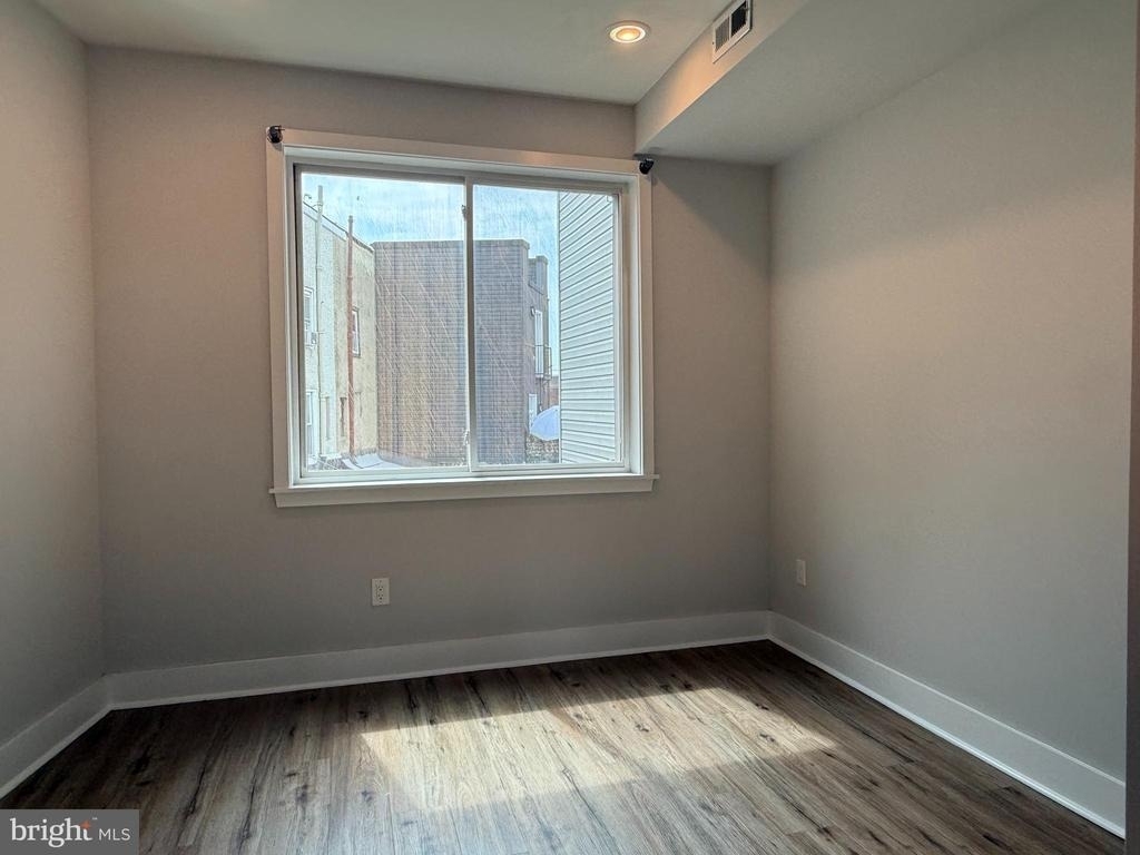 2425 Frankford Avenue - Photo 8