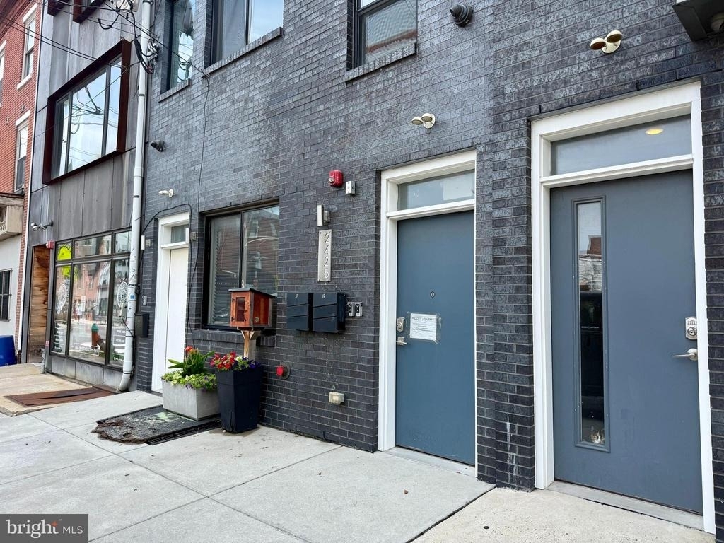 2425 Frankford Avenue - Photo 16