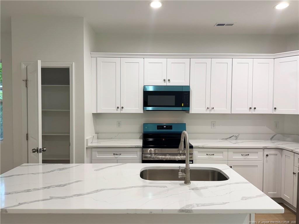307 E East End Avenue - Photo 5