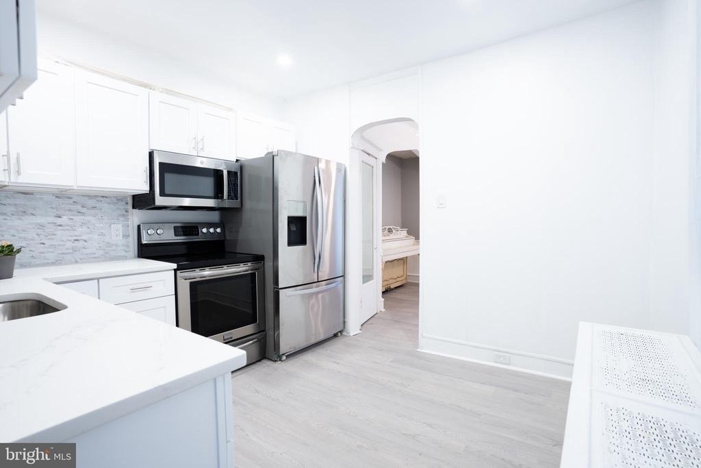 241 S St Bernard Street - Photo 6