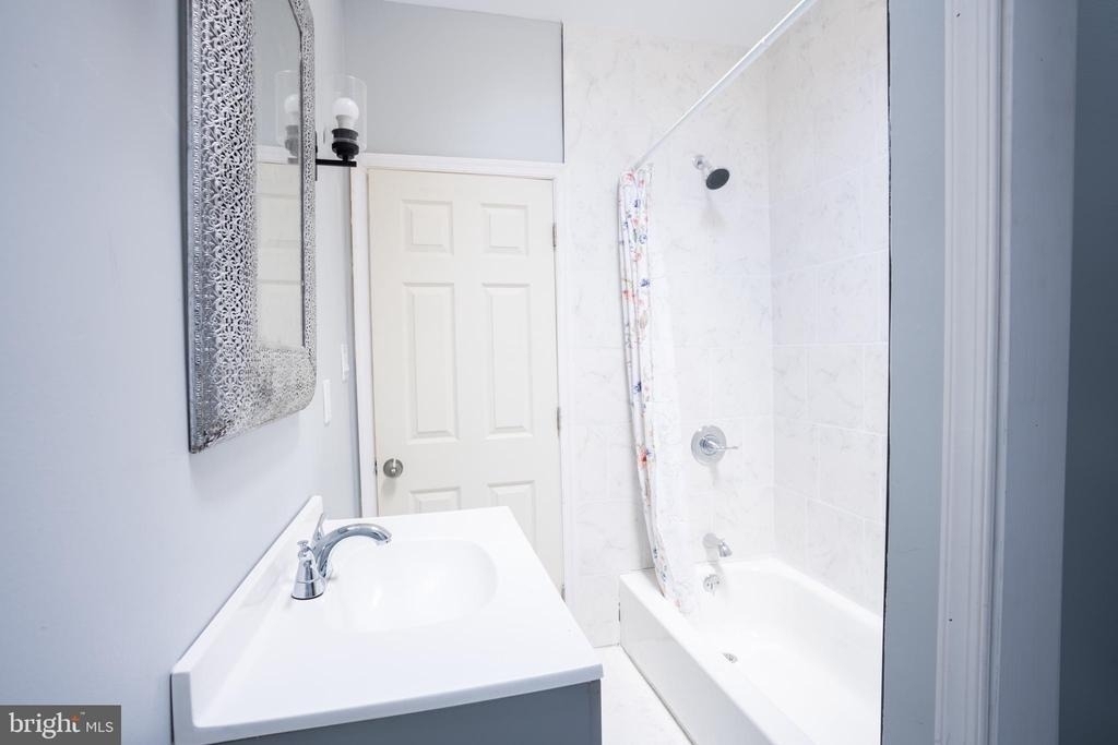 241 S St Bernard Street - Photo 11