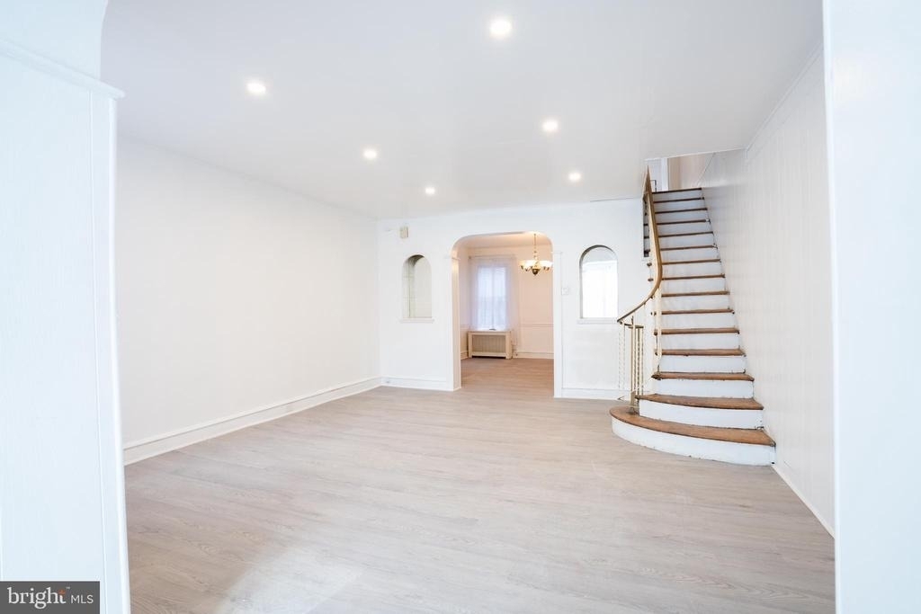 241 S St Bernard Street - Photo 2