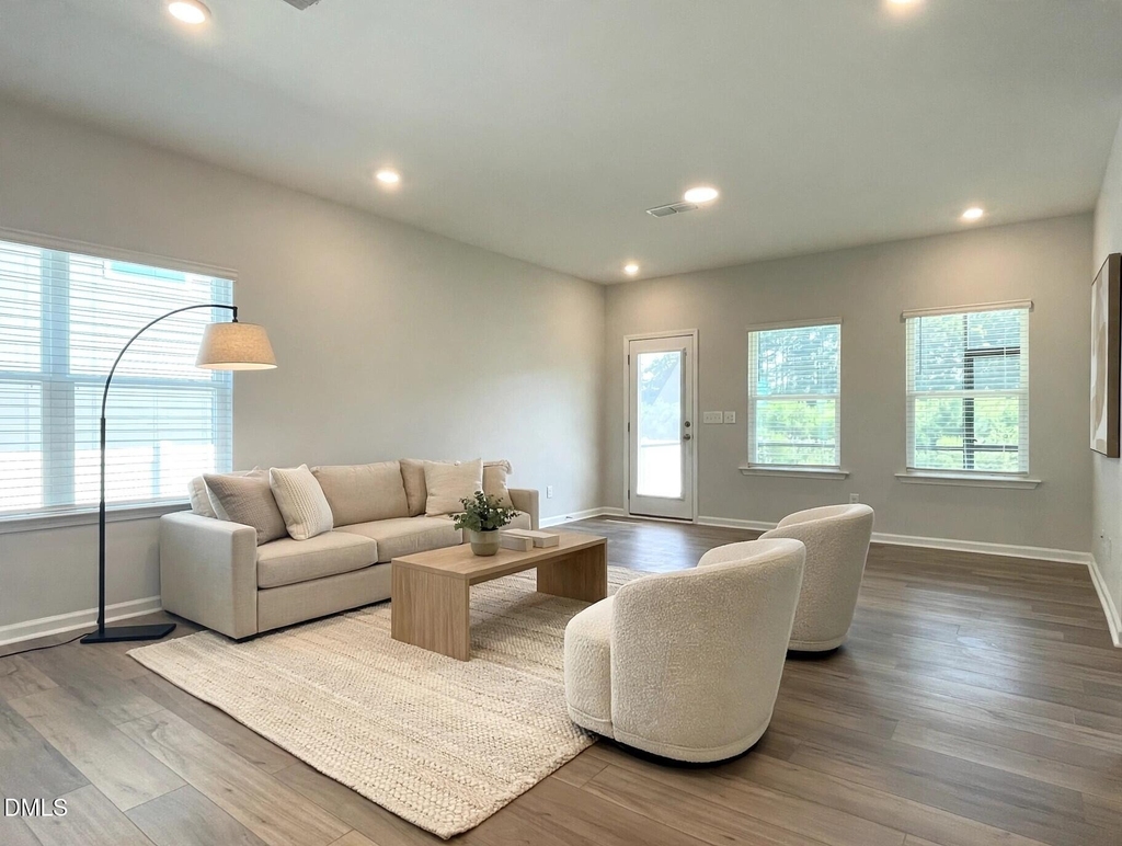 1605 Immagene Way - Photo 9