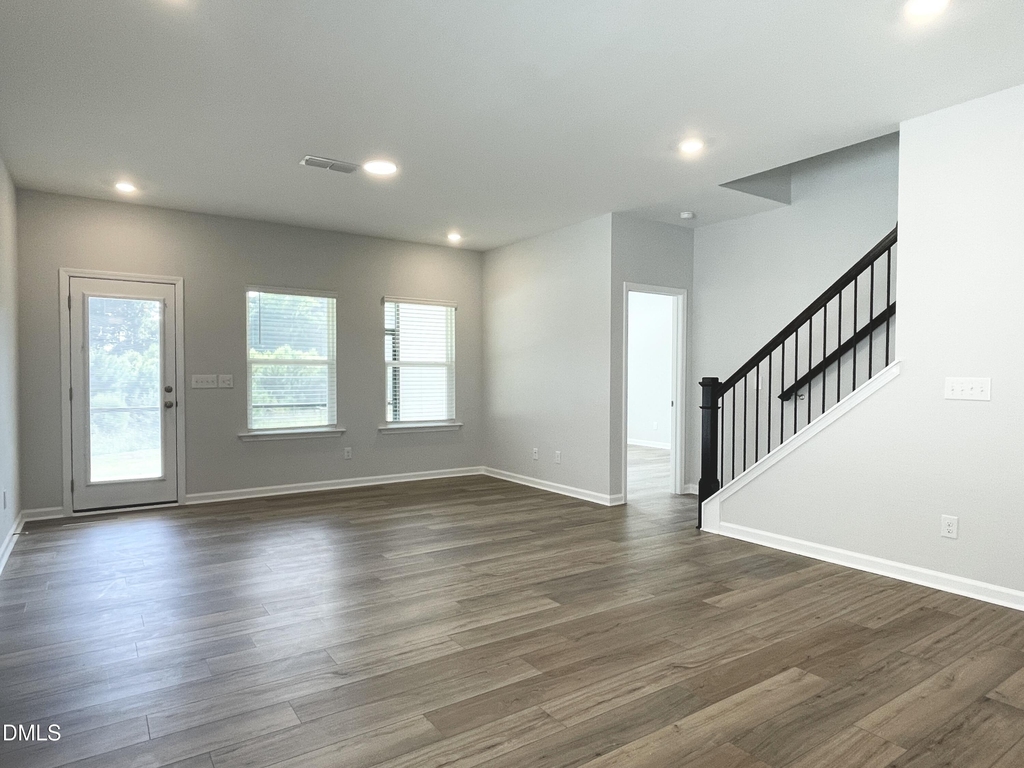 1605 Immagene Way - Photo 6