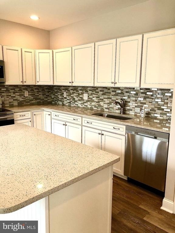 927 Spring Mill Avenue - Photo 3