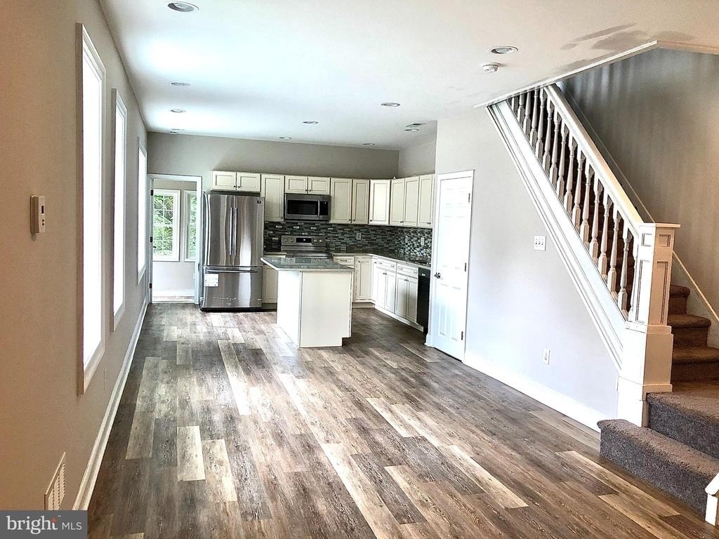 927 Spring Mill Avenue - Photo 2