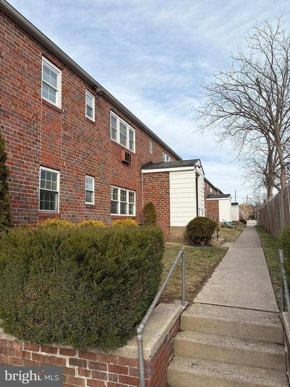 210 Trinity Avenue - Photo 10