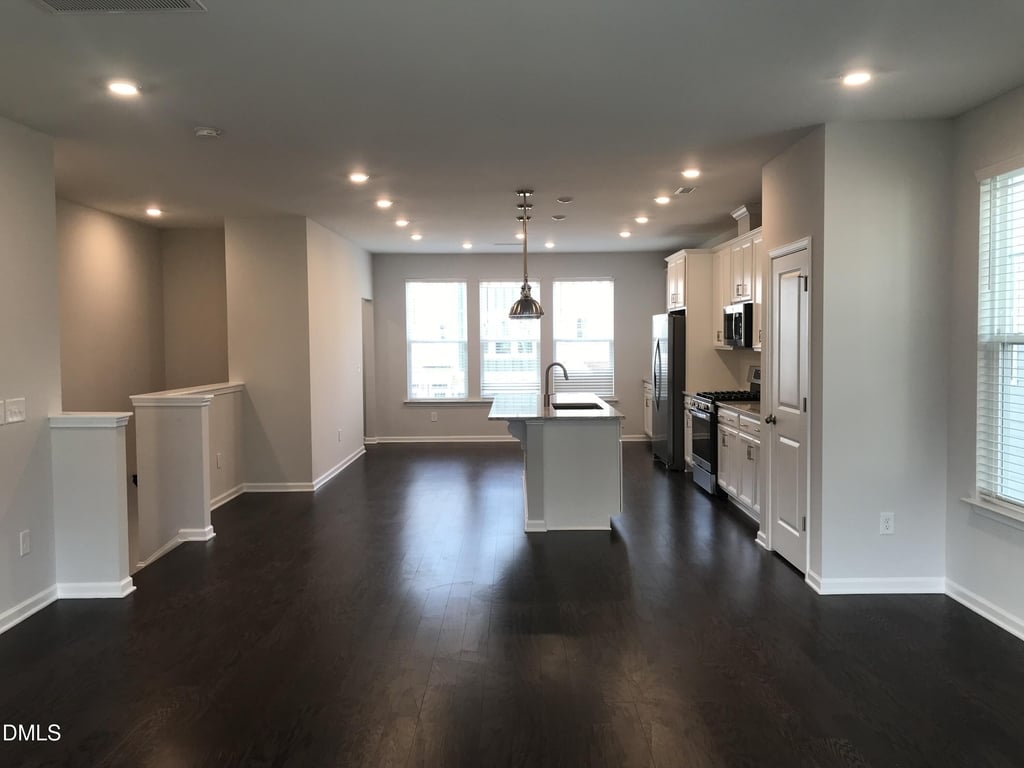 1042 Commack Drive - Photo 2