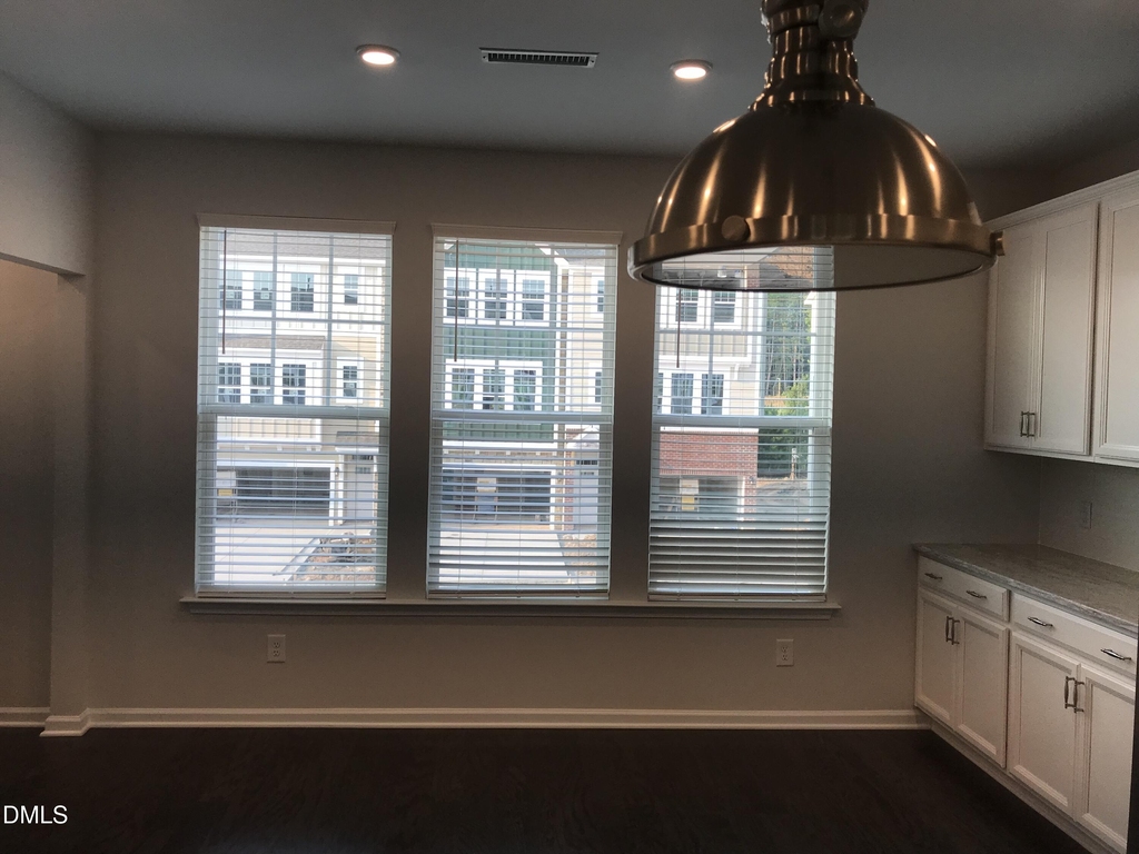 1042 Commack Drive - Photo 6