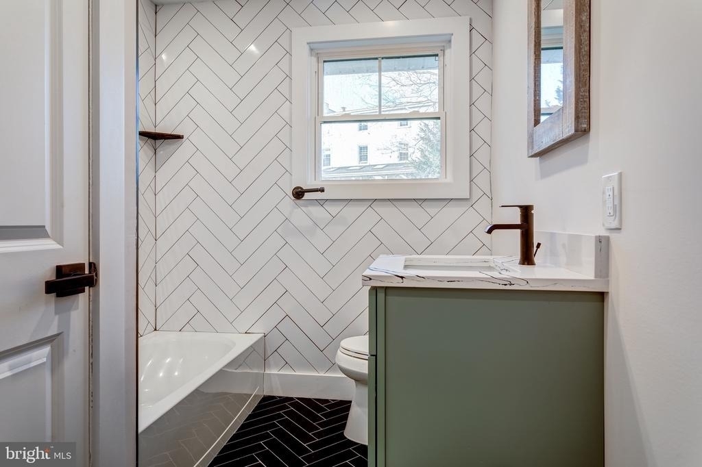 308 Lenox Road - Photo 19