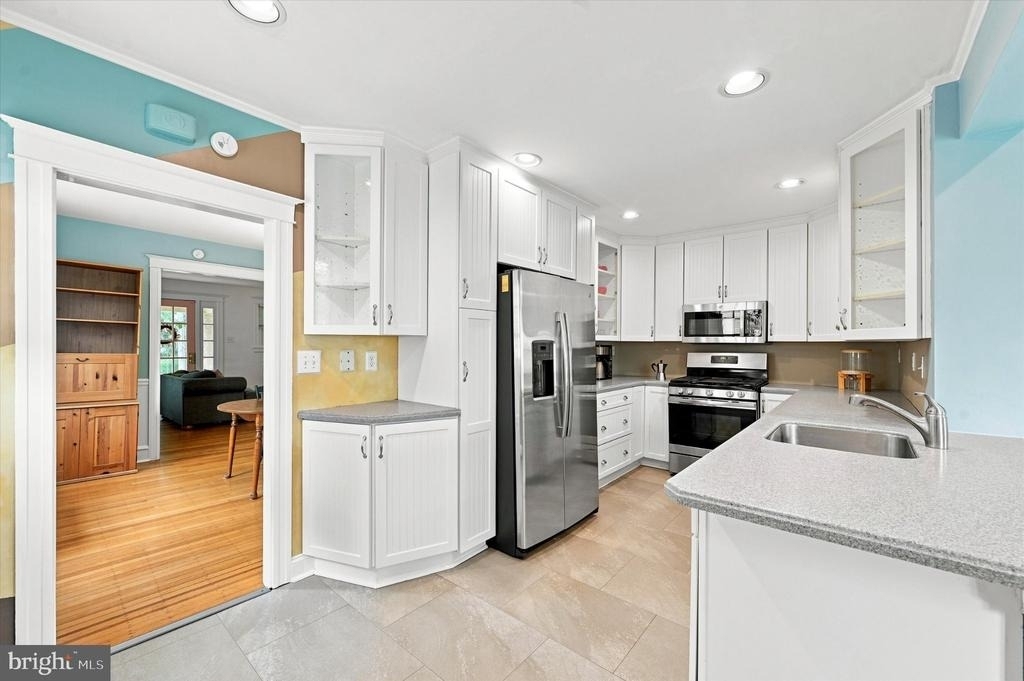 610 Woodcrest Avenue - Photo 10