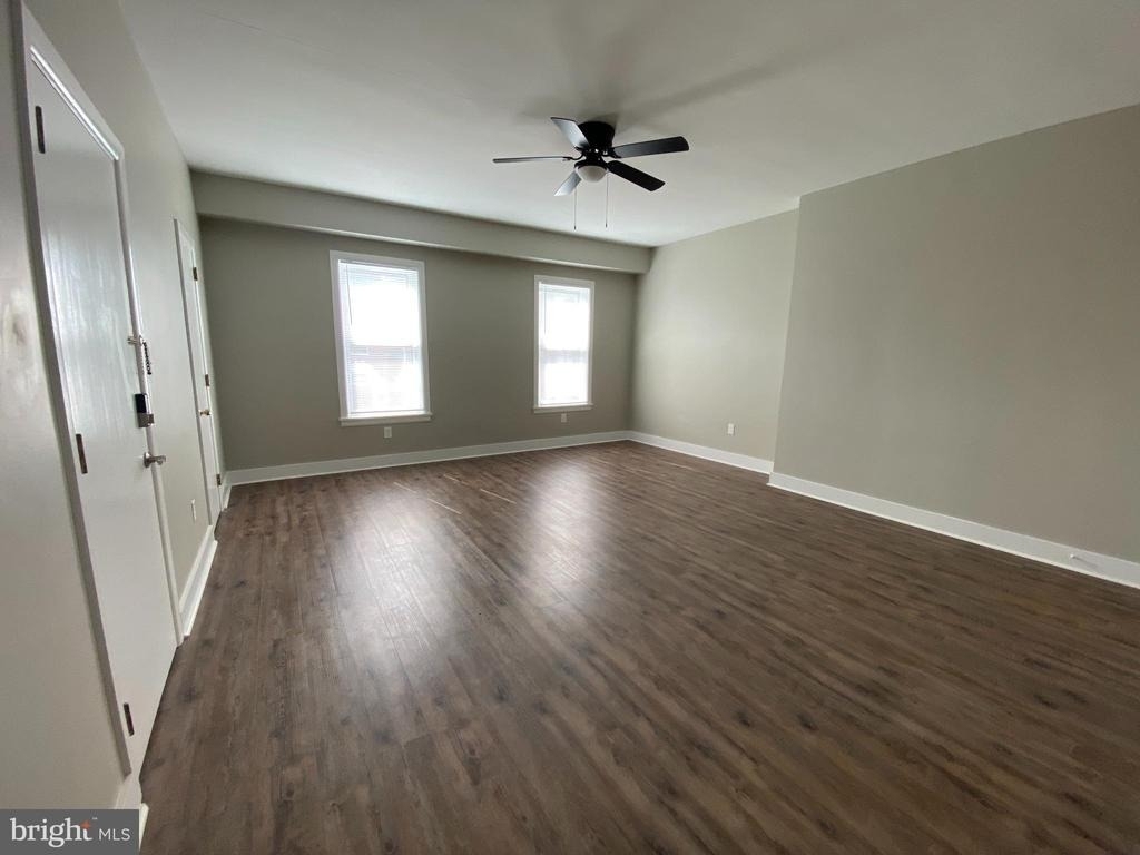 209 N Hanover Street - Photo 2