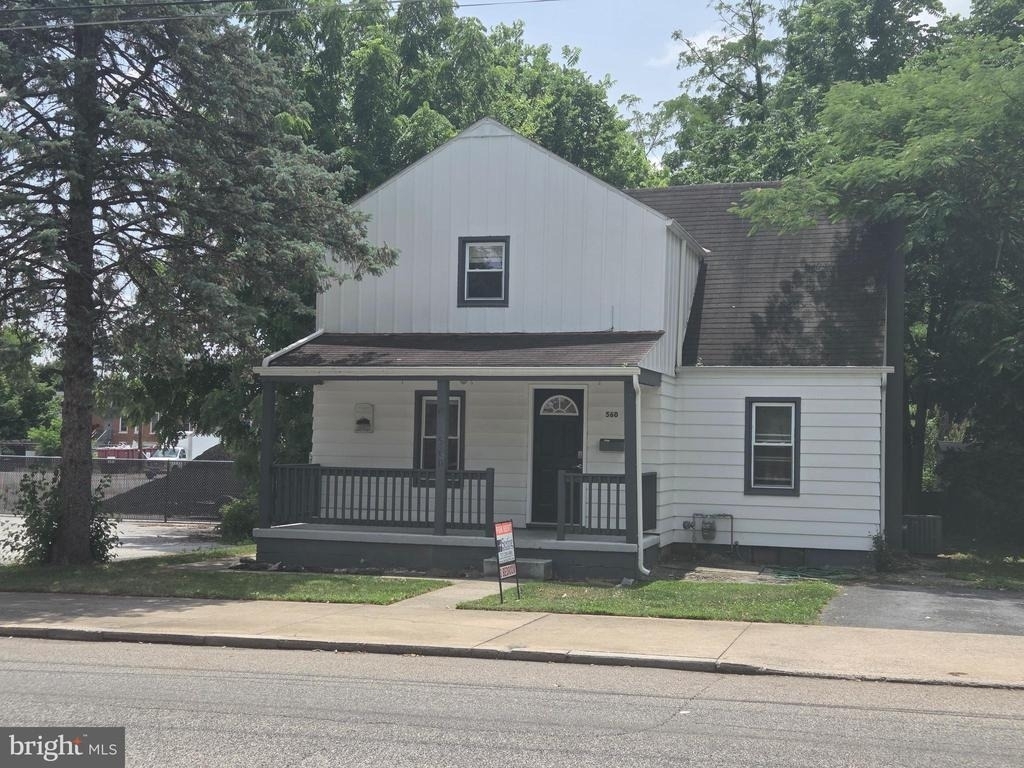 560 W North Street - Photo 0