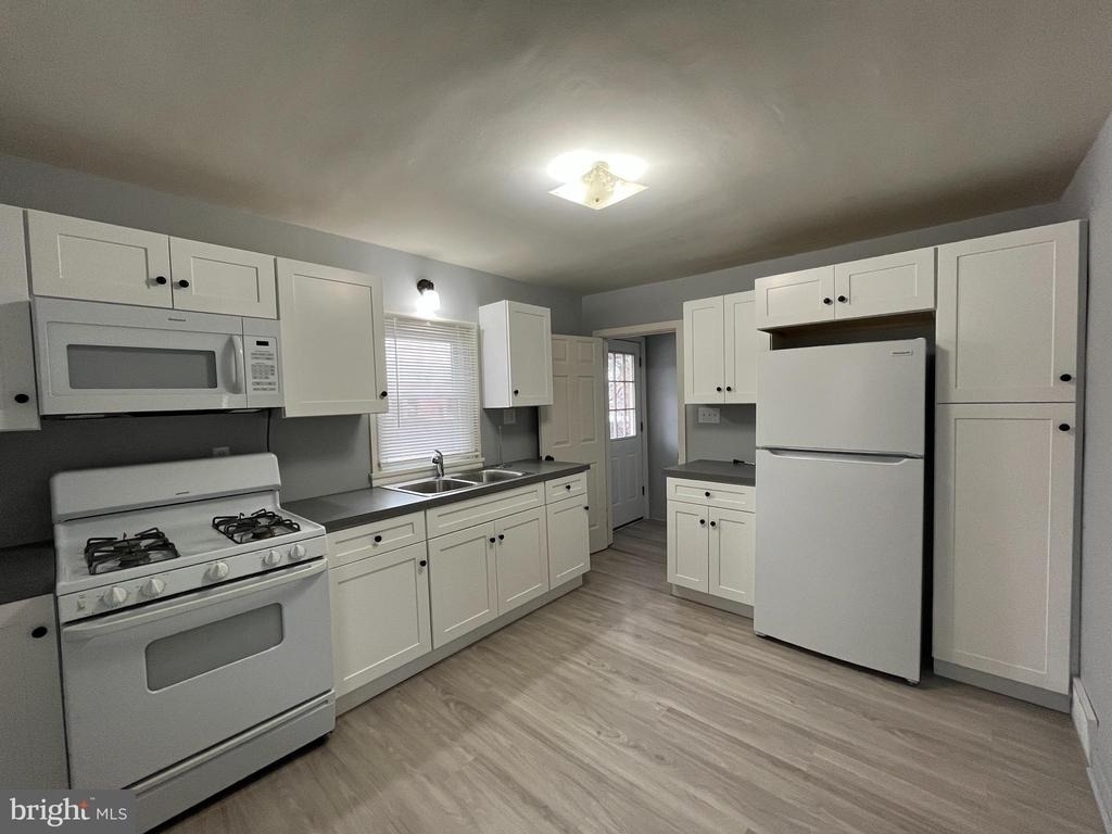 560 W North Street - Photo 6