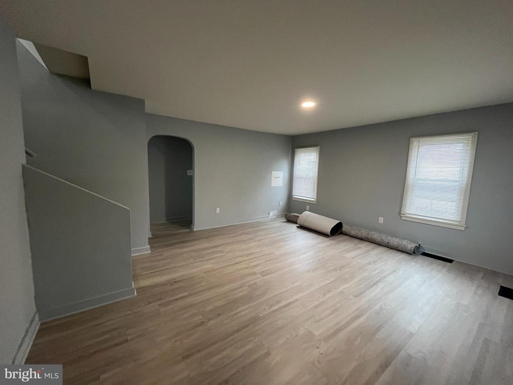 560 W North Street - Photo 2
