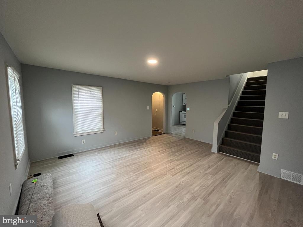 560 W North Street - Photo 3