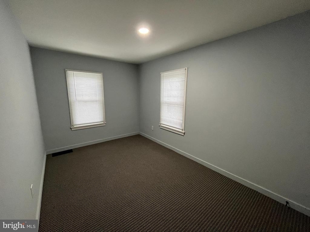560 W North Street - Photo 9