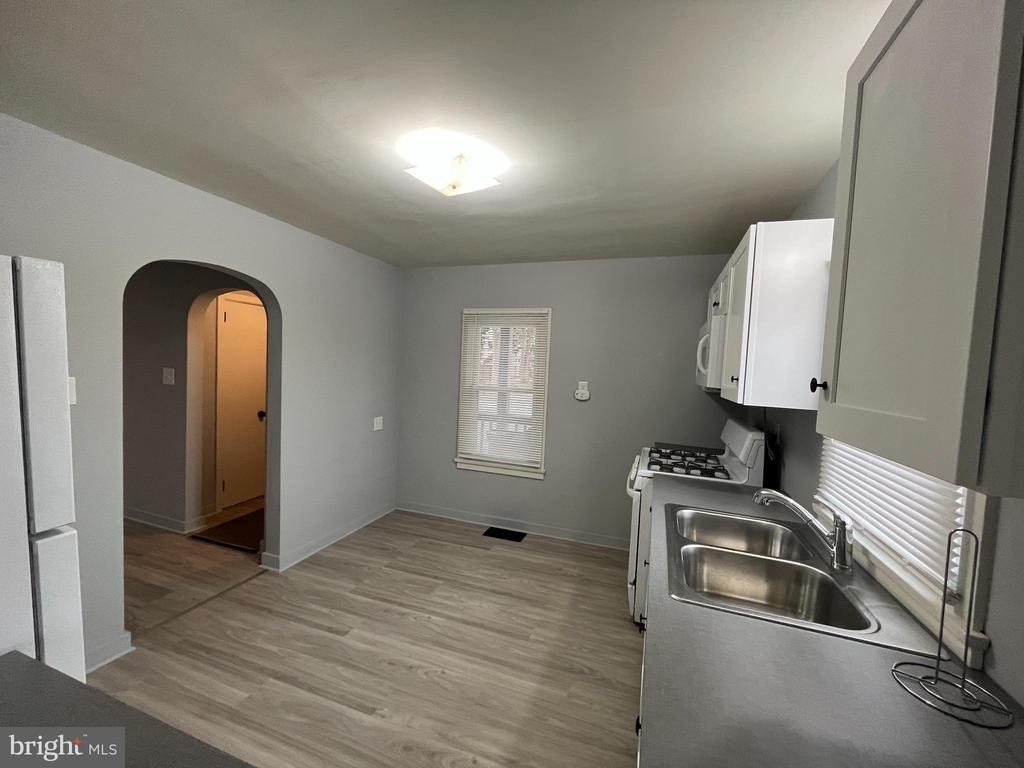 560 W North Street - Photo 8