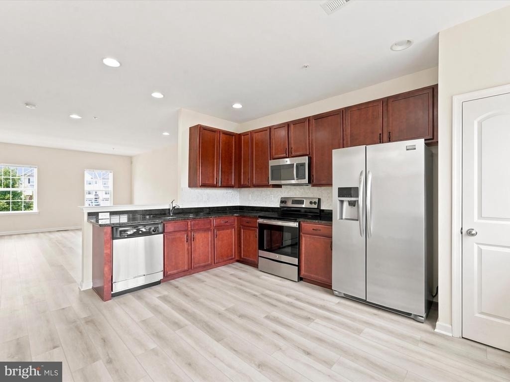 145 Mercer Court - Photo 10