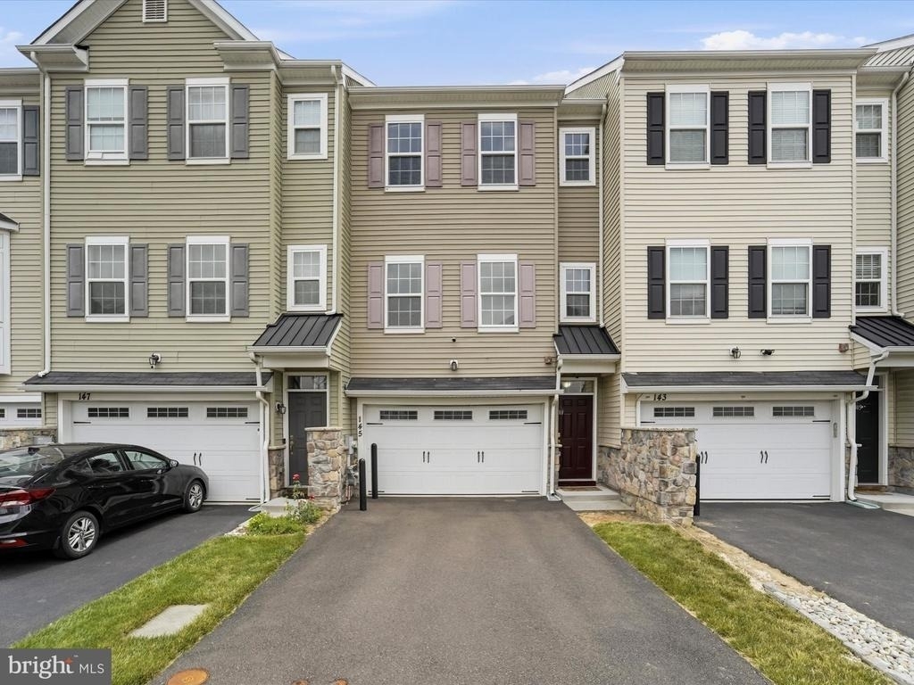 145 Mercer Court - Photo 1