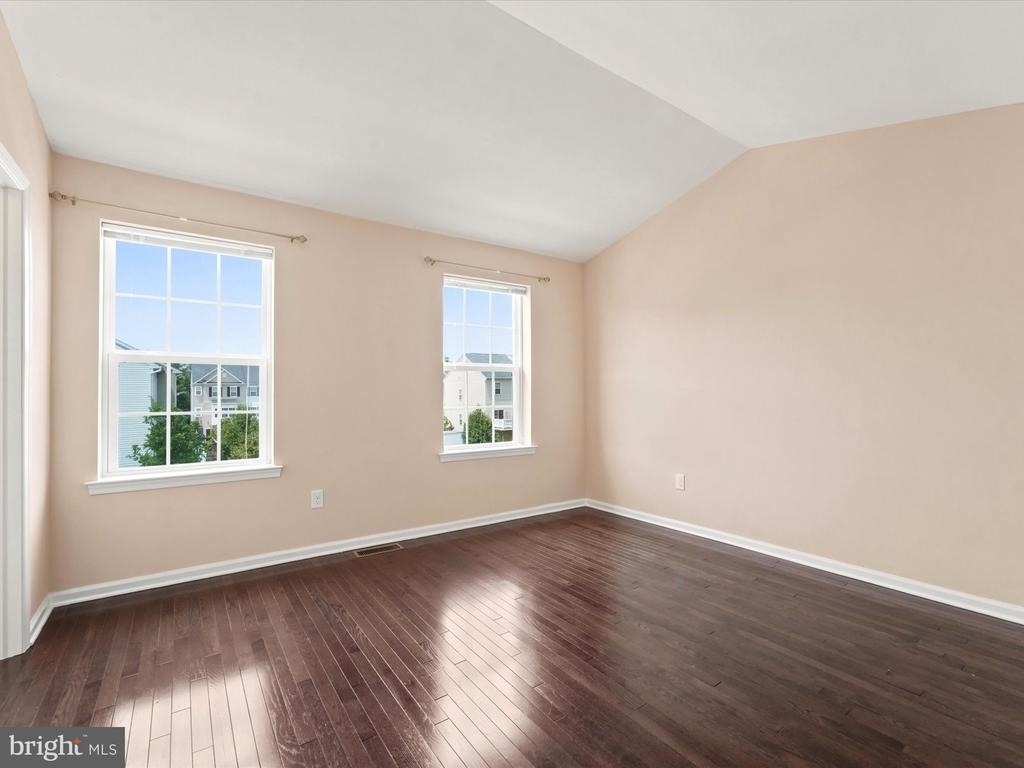 145 Mercer Court - Photo 3