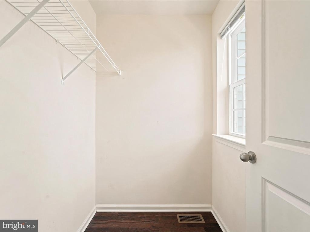 145 Mercer Court - Photo 4