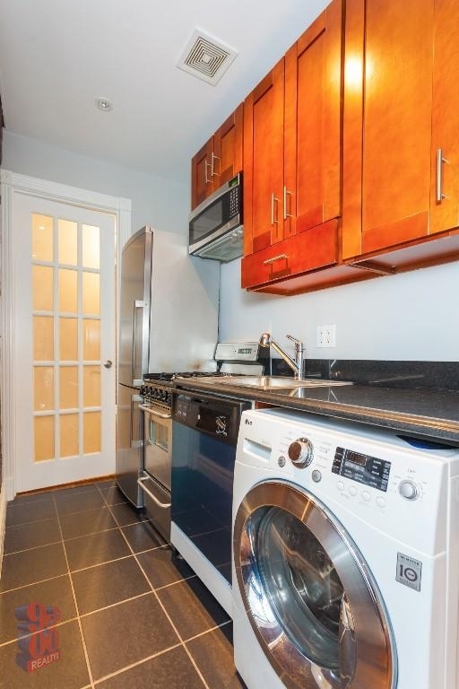  E 13th St., Unit 4f - Photo 2