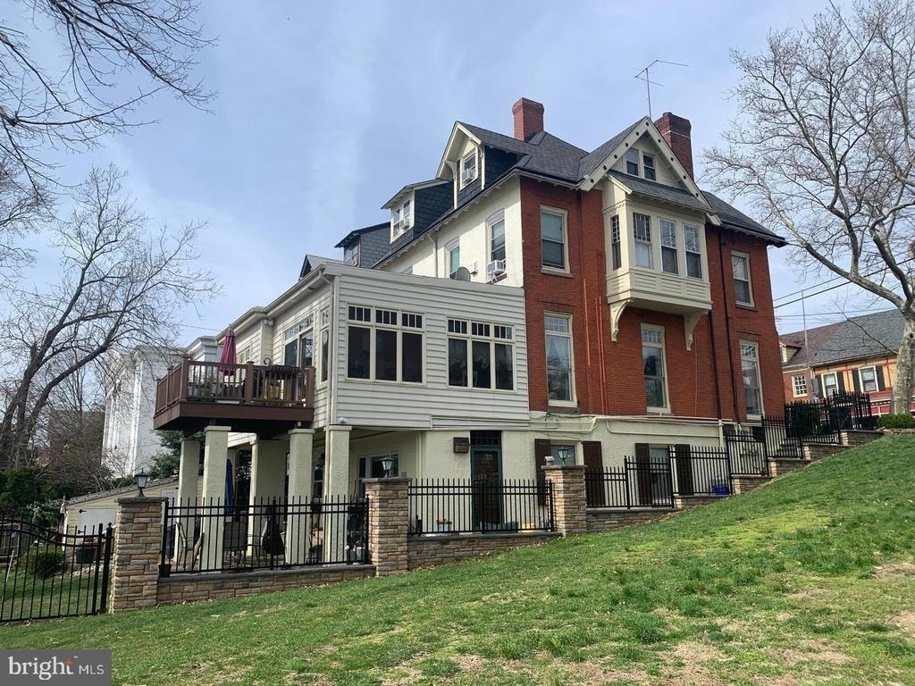 256 Radcliffe Street - Photo 1