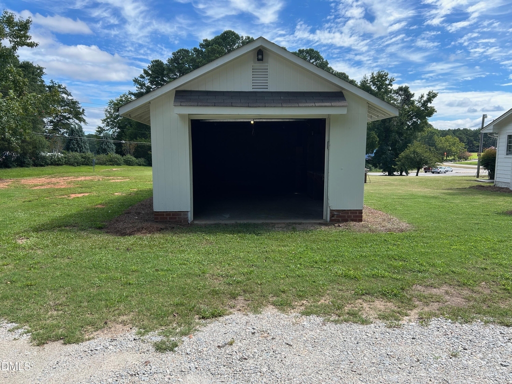 5726 Fayetteville Road - Photo 9