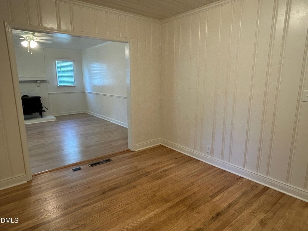 5726 Fayetteville Road - Photo 3