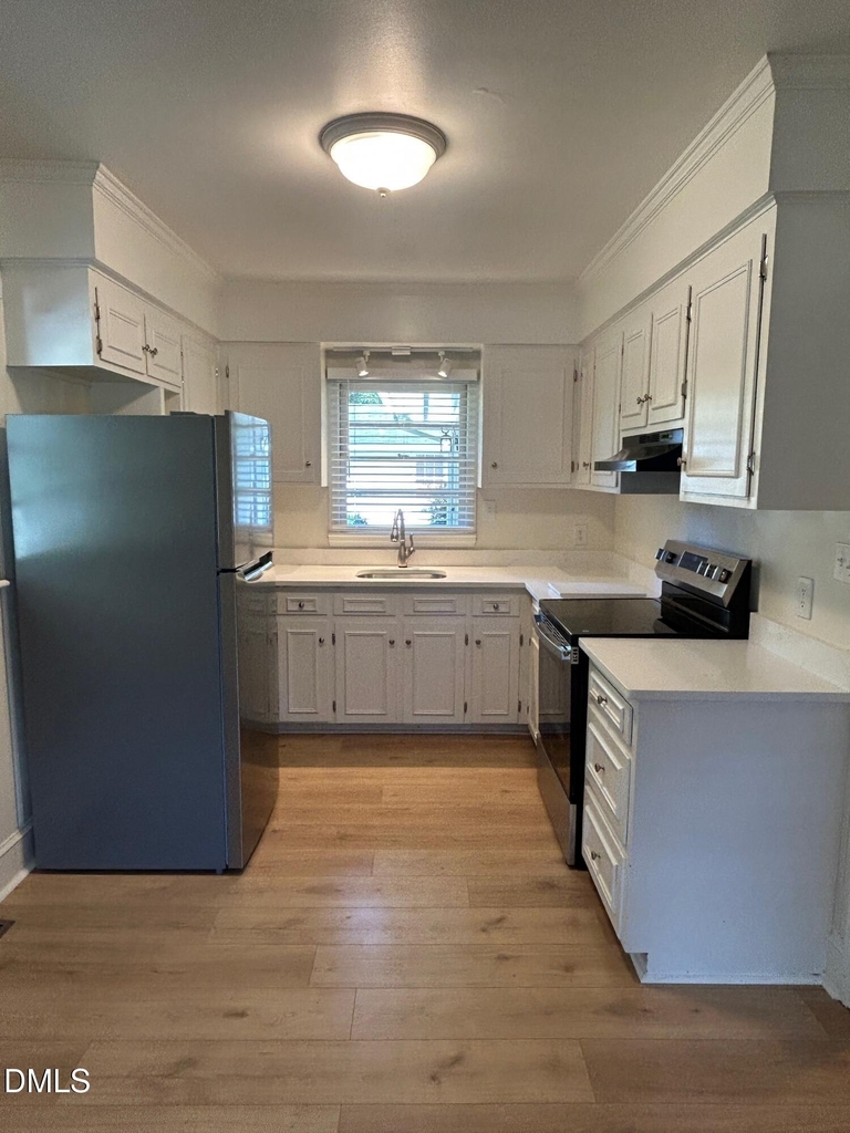 5726 Fayetteville Road - Photo 4
