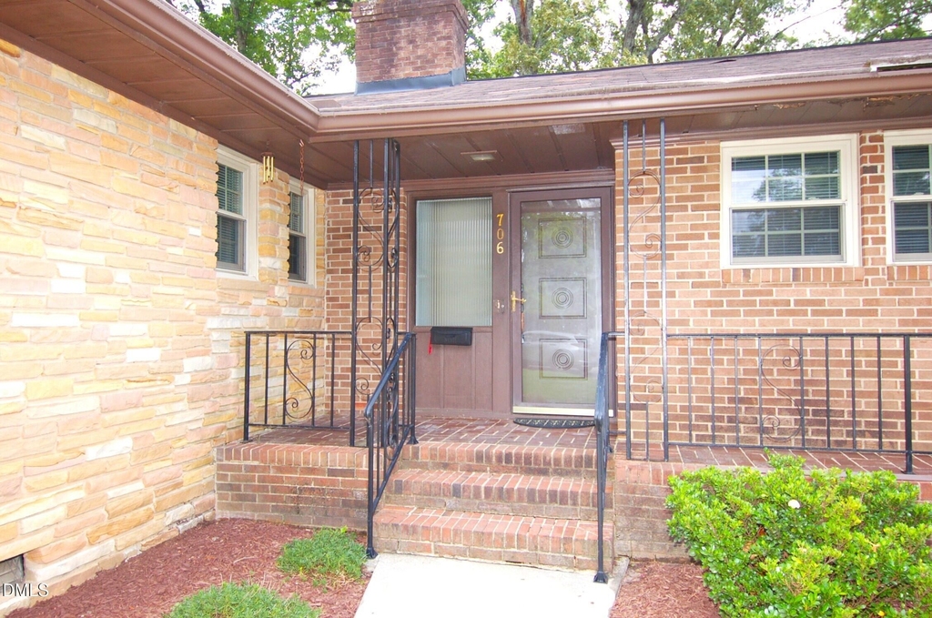 706 Smedes Place - Photo 1