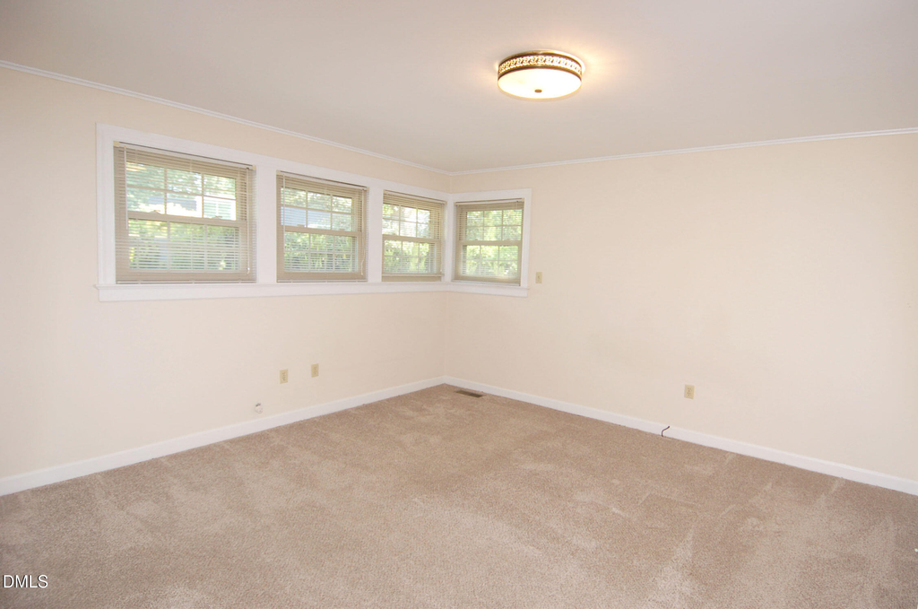 706 Smedes Place - Photo 9