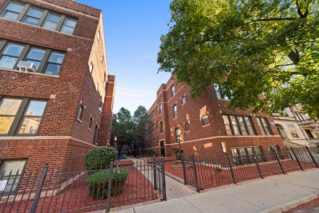 3823 N Fremont - Photo 0