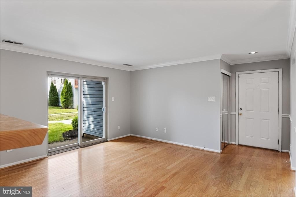 419 Atlanta Court - Photo 6