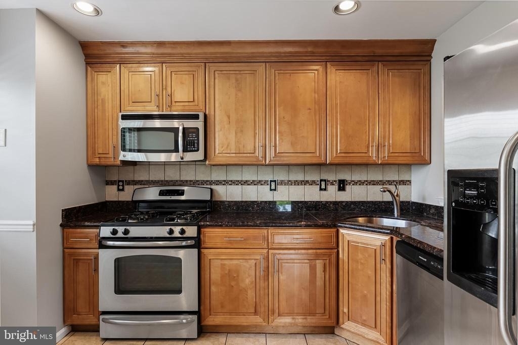 419 Atlanta Court - Photo 9