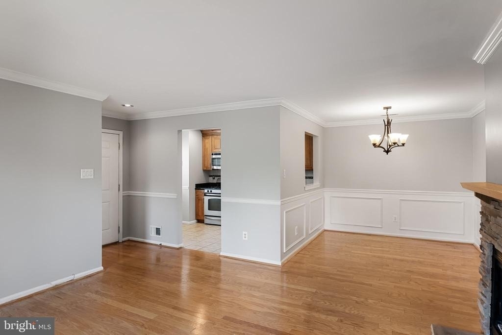 419 Atlanta Court - Photo 7