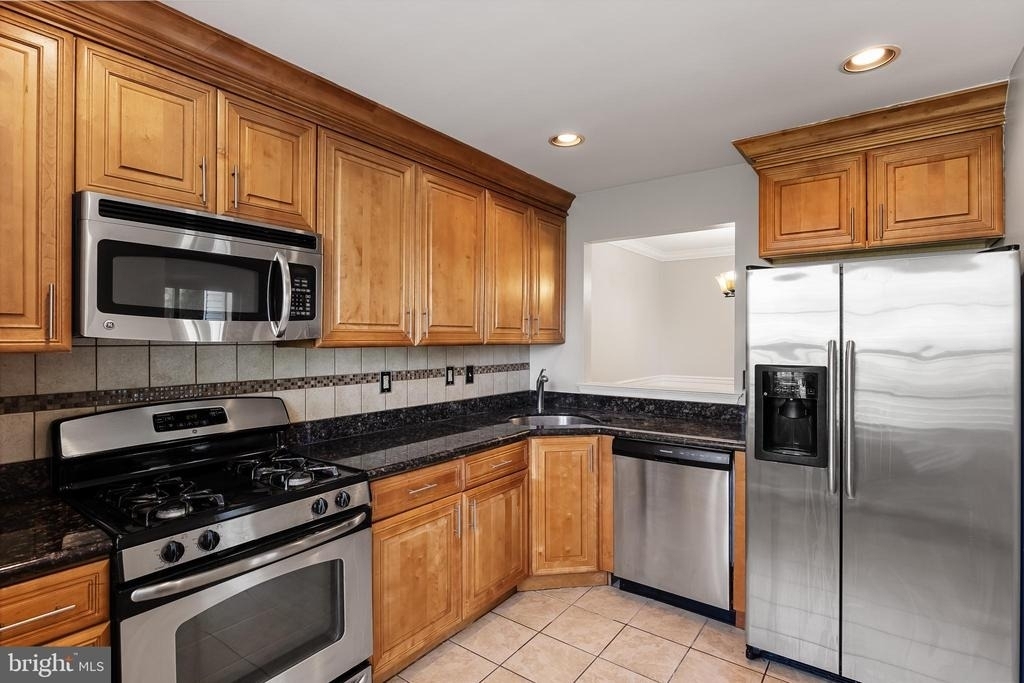 419 Atlanta Court - Photo 10