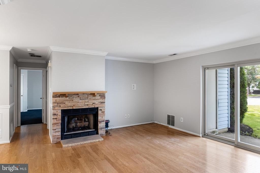 419 Atlanta Court - Photo 4