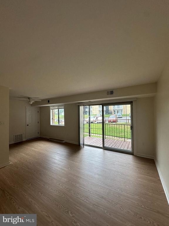 5402 85th Avenue - Photo 2