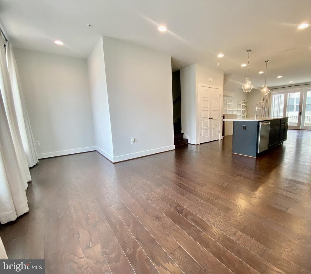 5135 Longstone Way - Photo 3