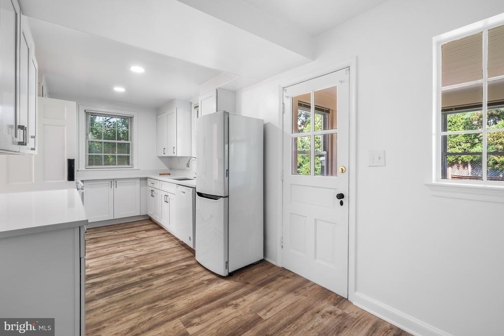 5206 Western Avenue - Photo 15