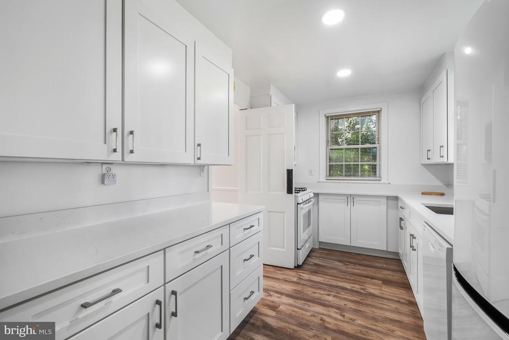 5206 Western Avenue - Photo 13